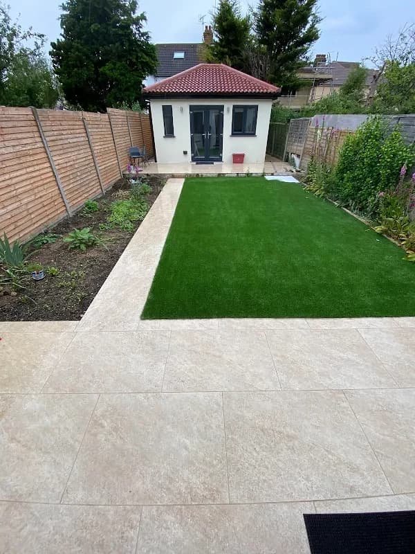 Side return extension with brickwork and new windows by Albert Construction