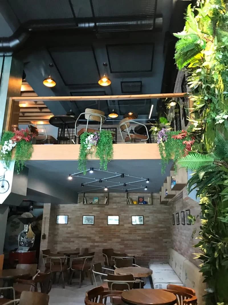 Commercial café mezzanine fit-out completed by Albert Construction